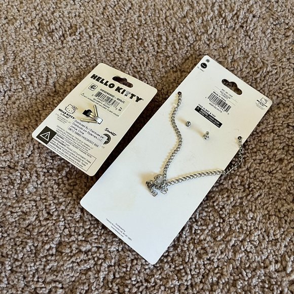 Hello Kitty earrings, necklace and ring - Picture 2 of 3